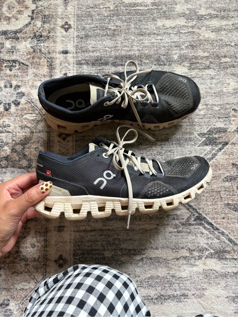 On cloud x on running women’s shoes size 7